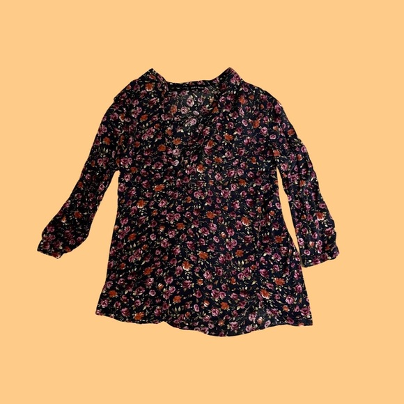 ZARA Basic
Flower long sleeve spring blouse🌹 - Picture 2 of 3